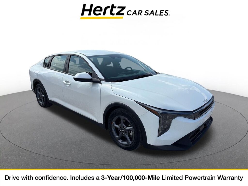 2026 Kia K4 LXS — photo 1 of 11