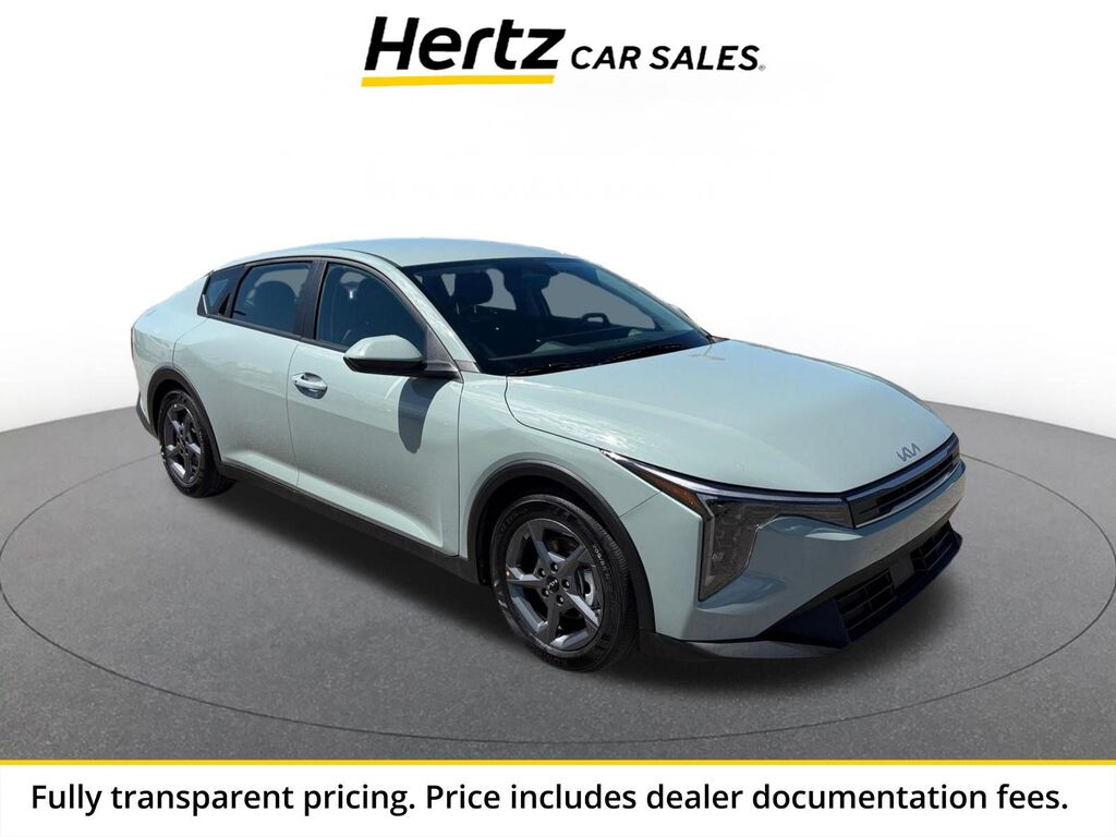 2026 Kia K4 LXS — photo 1 of 13