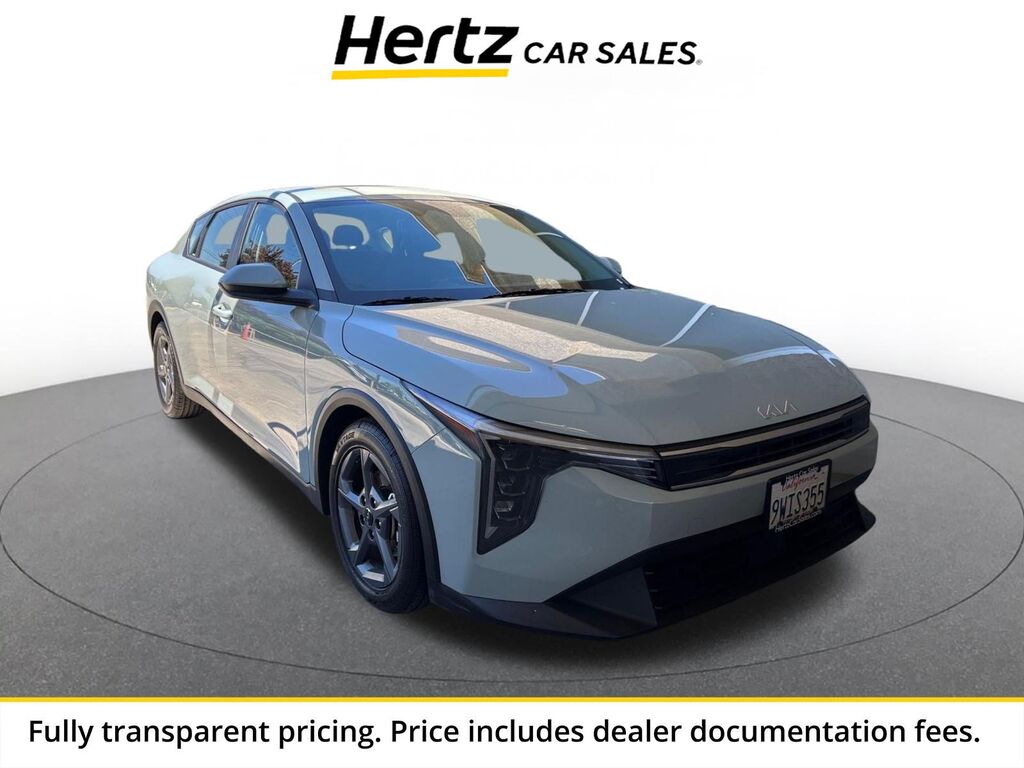 2026 Kia K4 LXS — photo 1 of 13