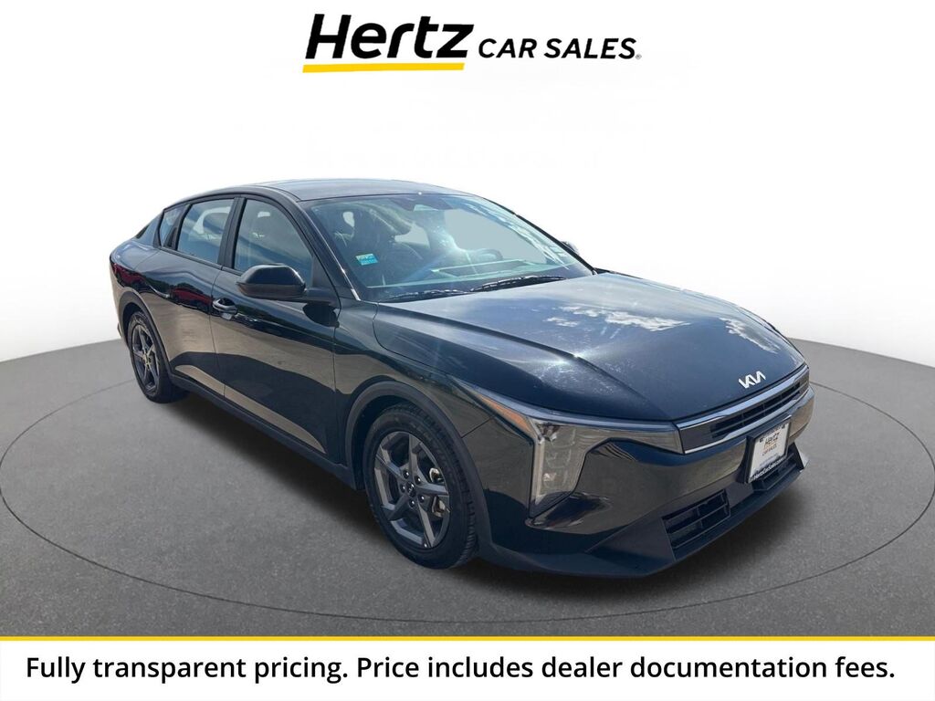 2025 Kia K4 LXS — photo 1 of 14