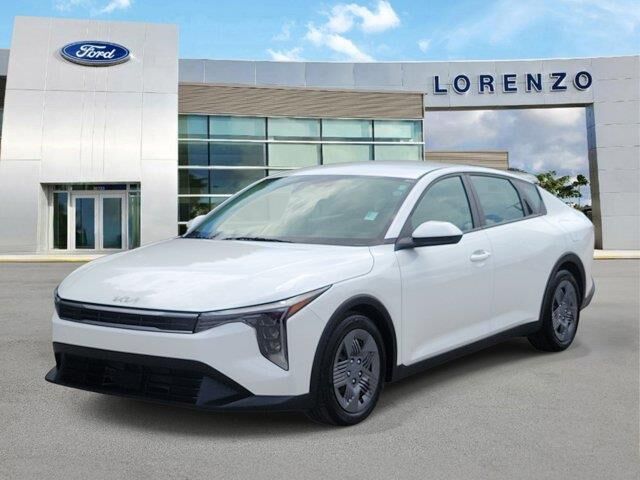 2025 Kia K4 LX — photo 1 of 27
