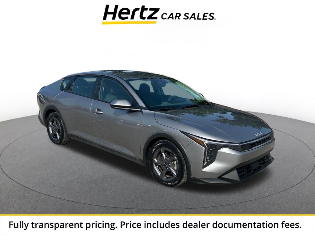 2025 Kia K4 LXS — photo 1 of 13