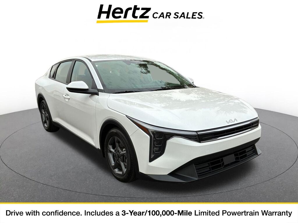 2025 Kia K4 LXS — photo 1 of 11