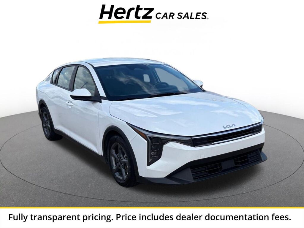 2025 Kia K4 LXS — photo 1 of 13
