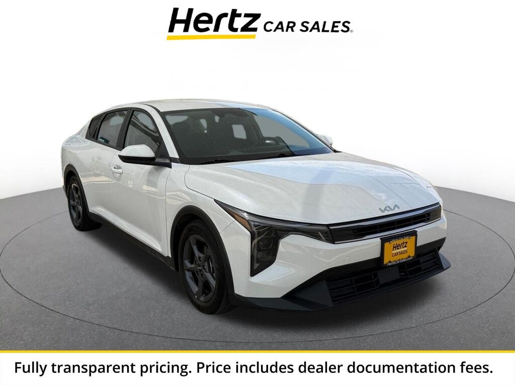2025 Kia K4 LXS — photo 1 of 13