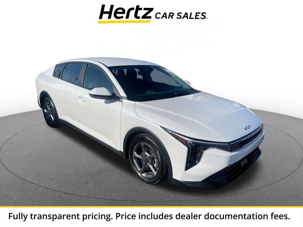 2025 Kia K4 LXS — photo 1 of 13