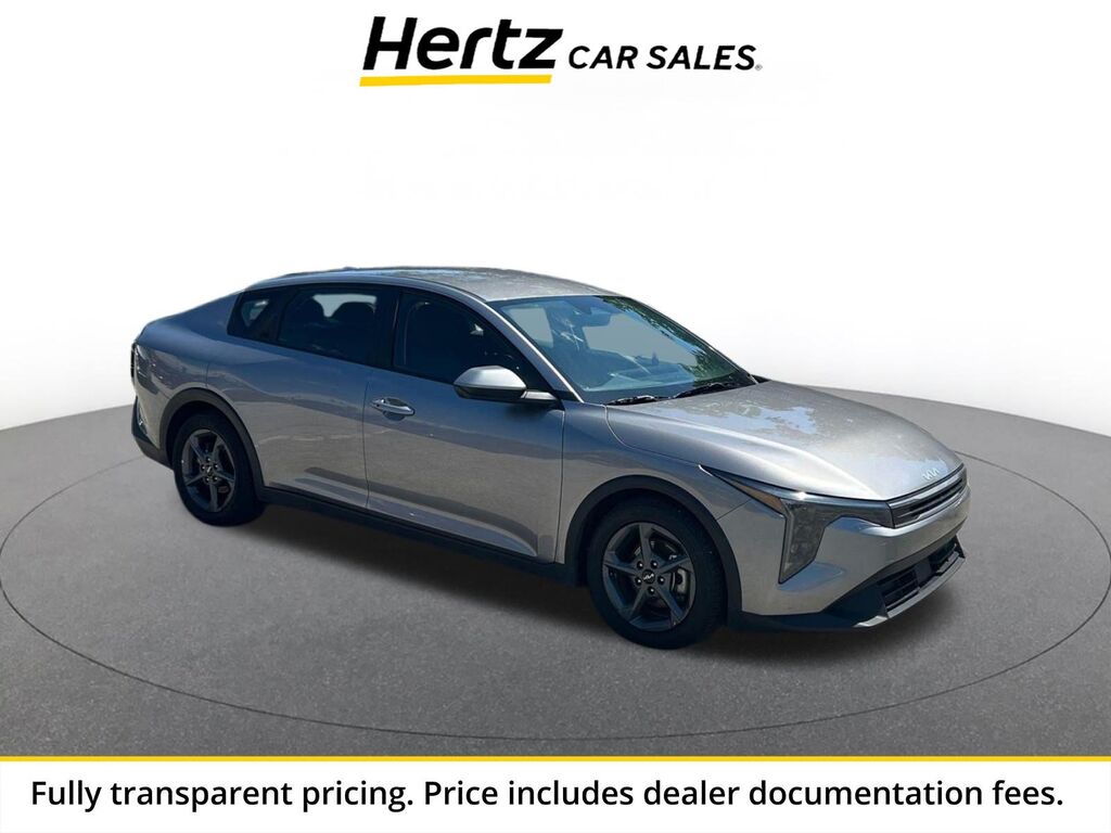 2025 Kia K4 LXS — photo 1 of 13