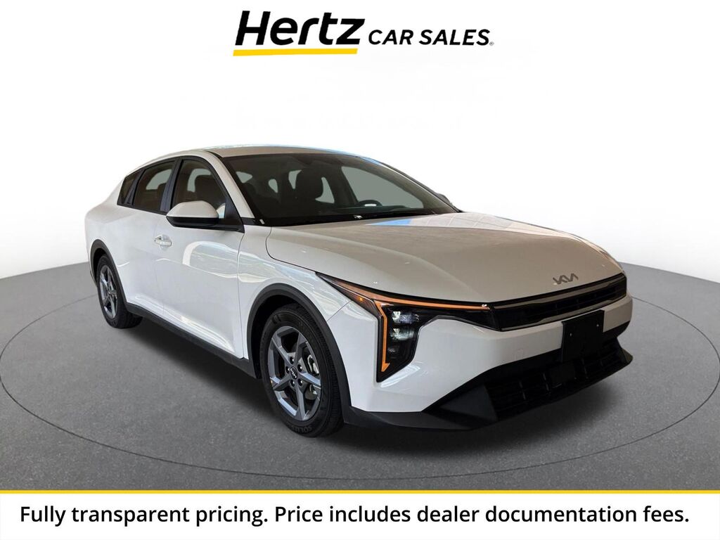 2025 Kia K4 LXS — photo 1 of 13