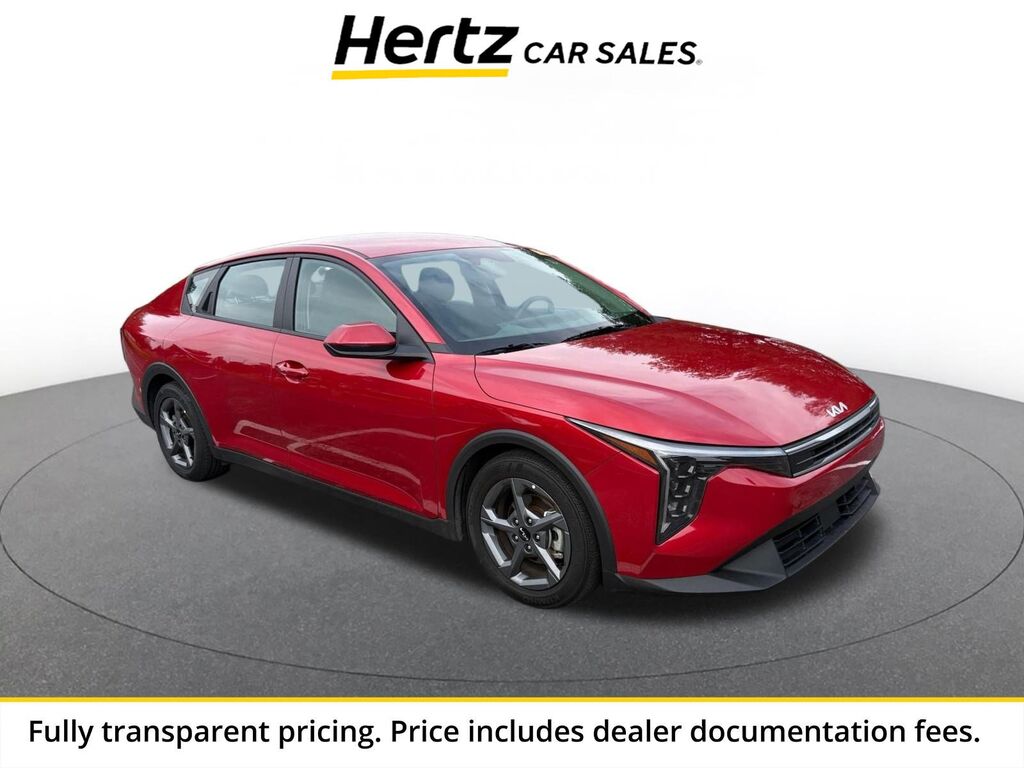 2025 Kia K4 LXS — photo 1 of 13
