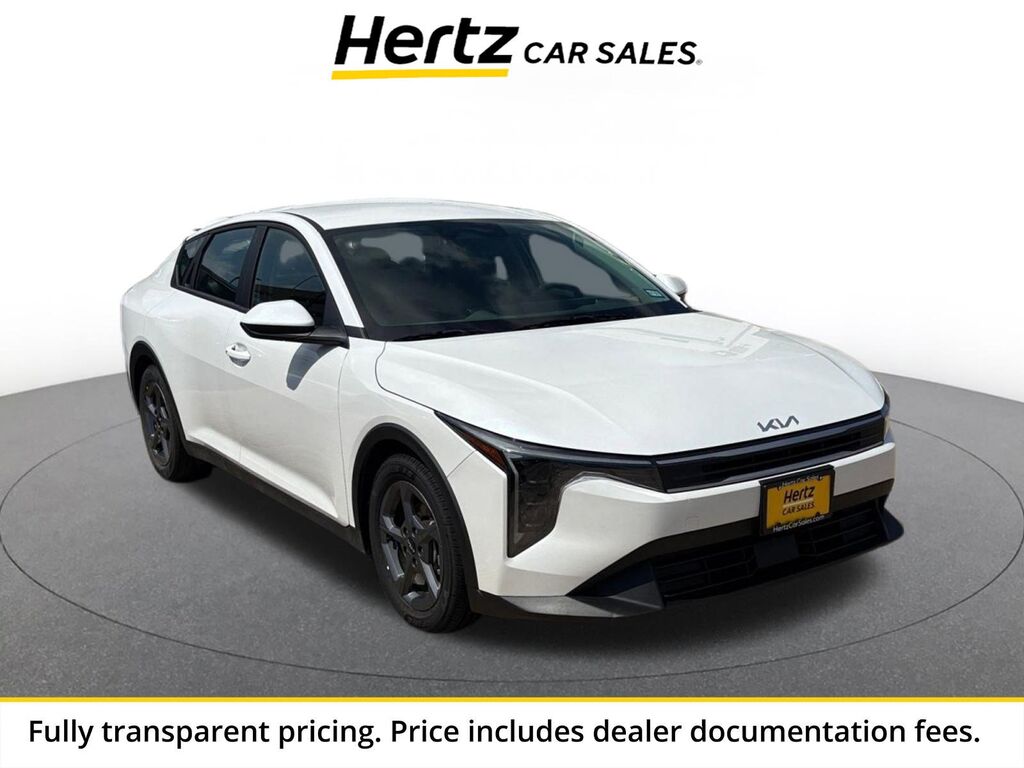 2025 Kia K4 LXS — photo 1 of 13