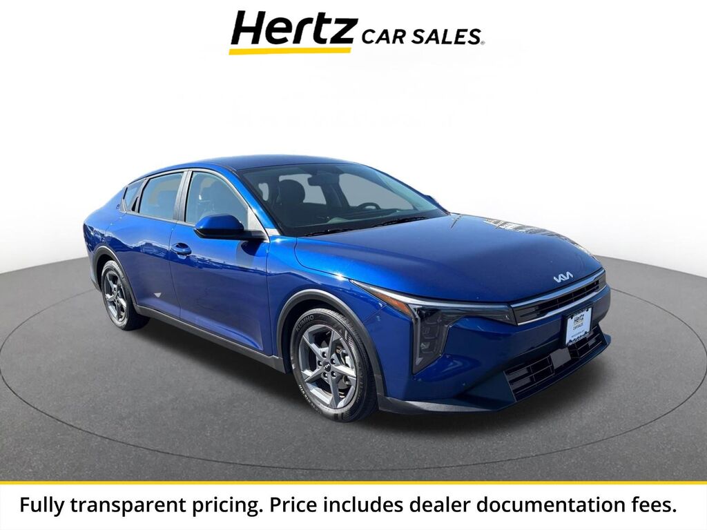 2025 Kia K4 LXS — photo 1 of 13