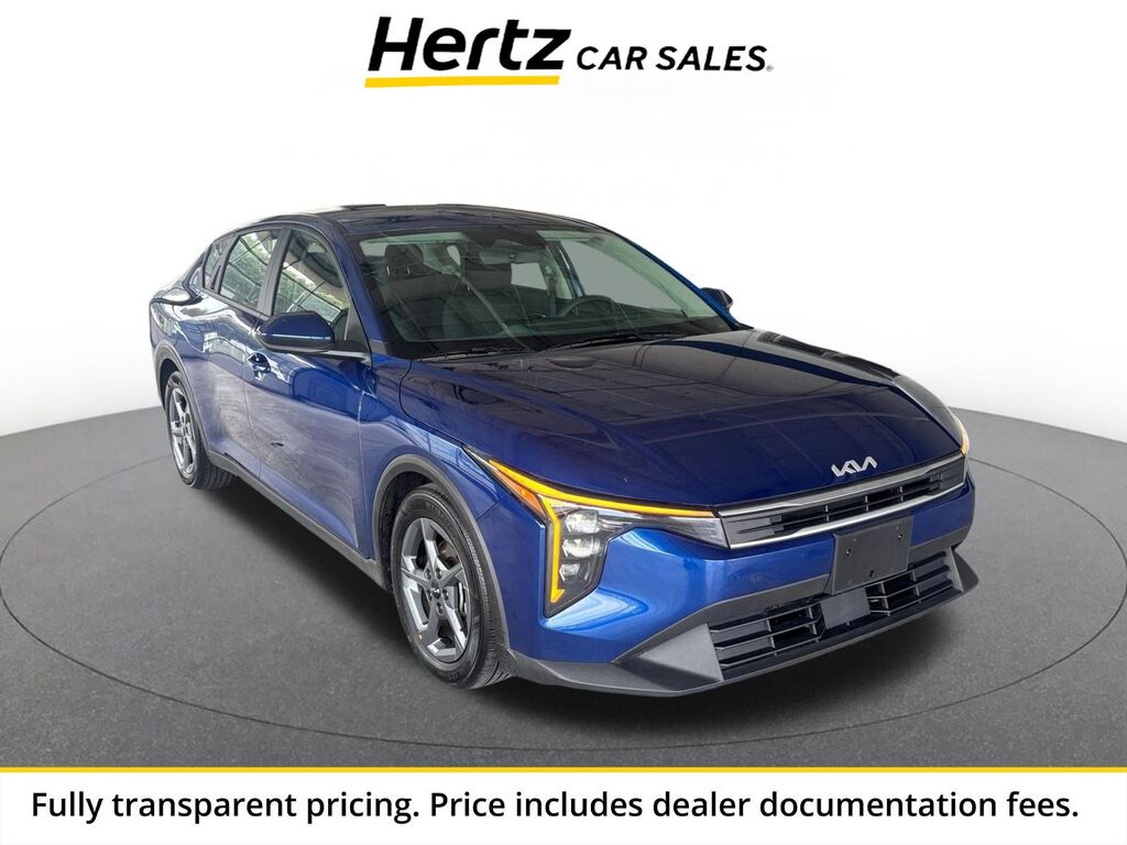 2025 Kia K4 LXS — photo 1 of 13