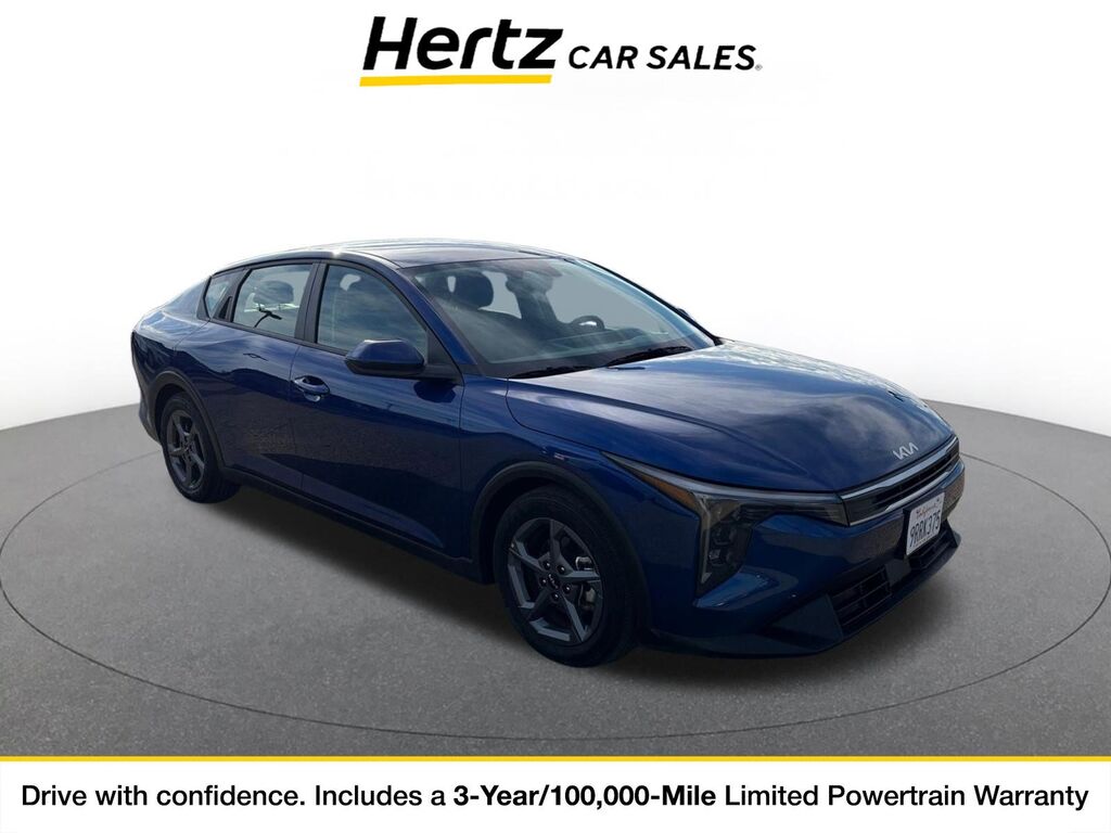 2025 Kia K4 LXS — photo 1 of 11