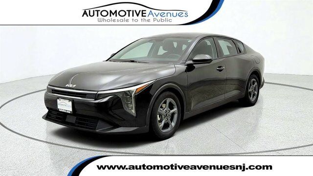 2025 Kia K4 LXS — photo 1 of 1