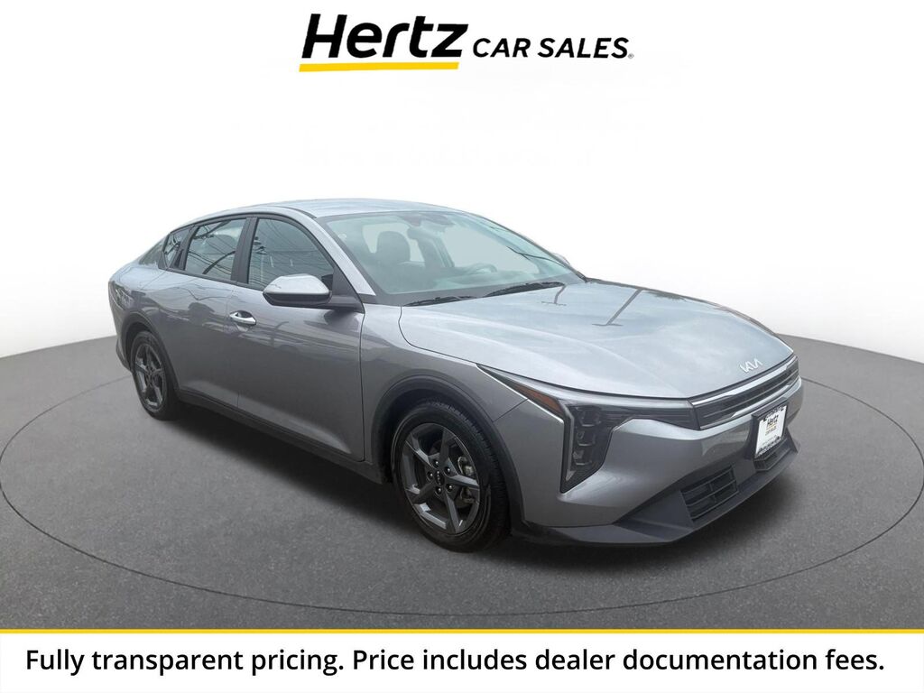 2025 Kia K4 LXS — photo 1 of 13