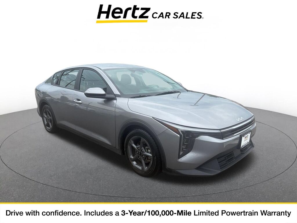 2025 Kia K4 LXS — photo 1 of 11
