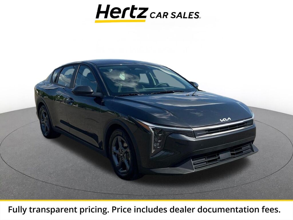 2025 Kia K4 LXS — photo 1 of 13
