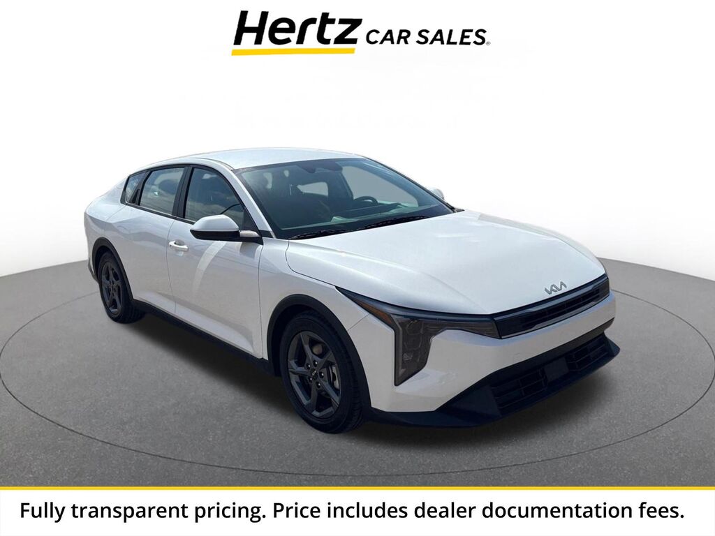 2026 Kia K4 LXS — photo 1 of 13