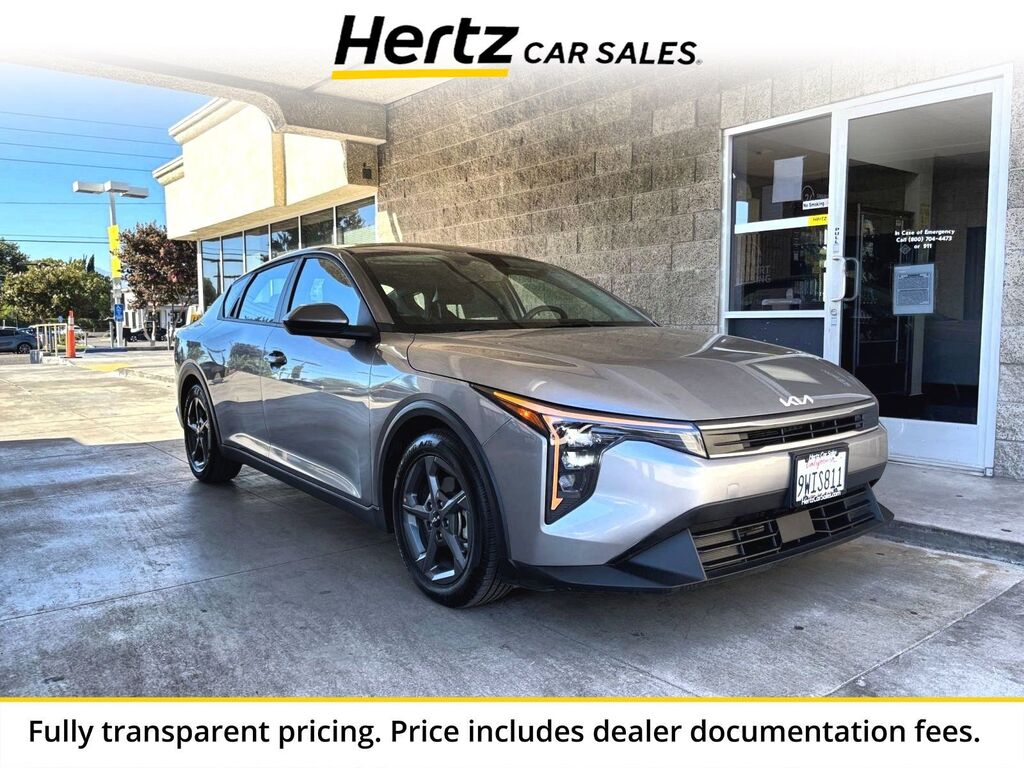 2026 Kia K4 LXS — photo 1 of 3