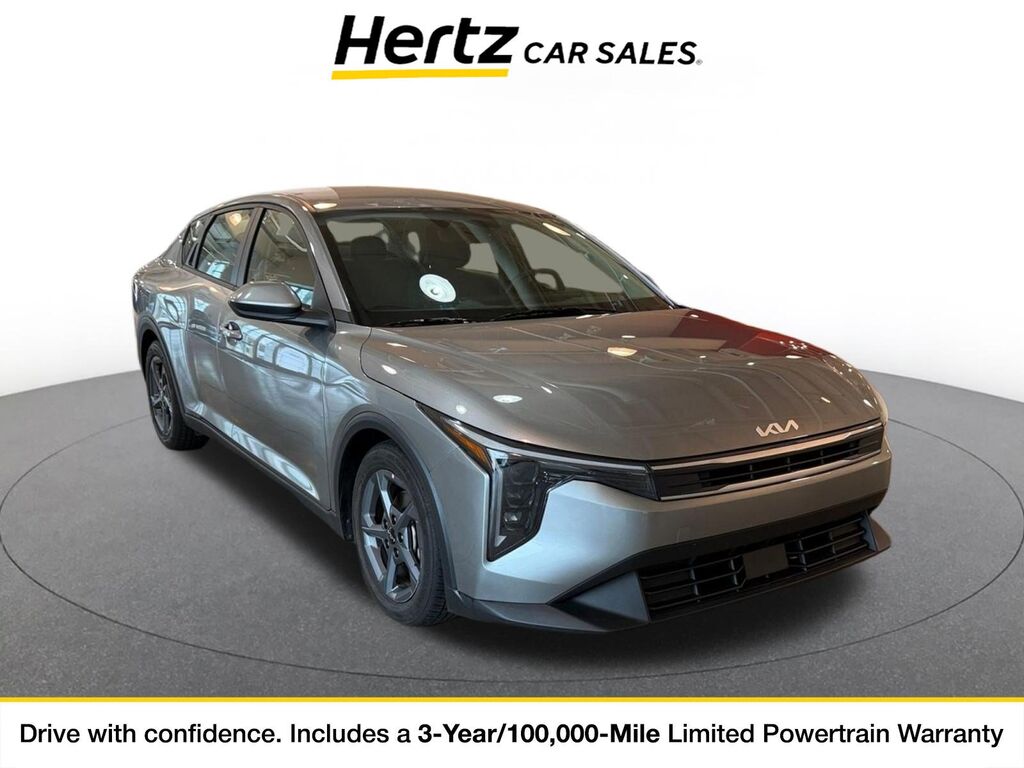 2025 Kia K4 LXS — photo 1 of 11