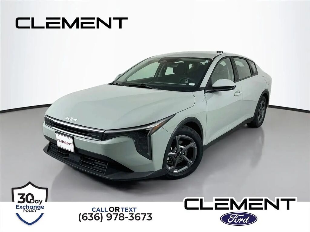 2025 Kia K4 LXS — photo 1 of 9