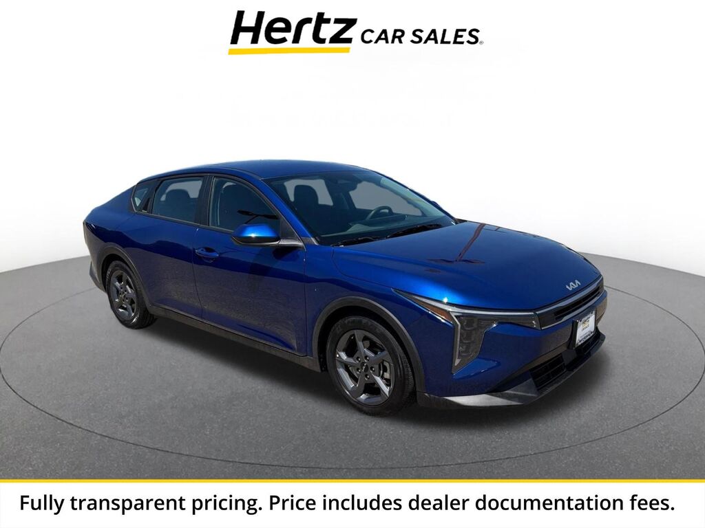 2025 Kia K4 LXS — photo 1 of 13