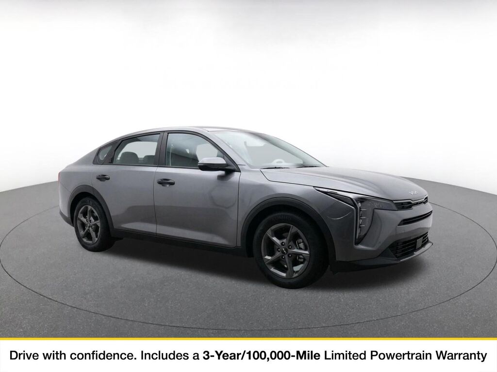 2025 Kia K4 LXS — photo 1 of 9
