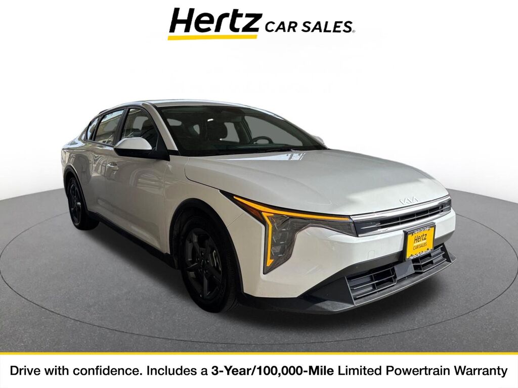2025 Kia K4 LXS — photo 1 of 10