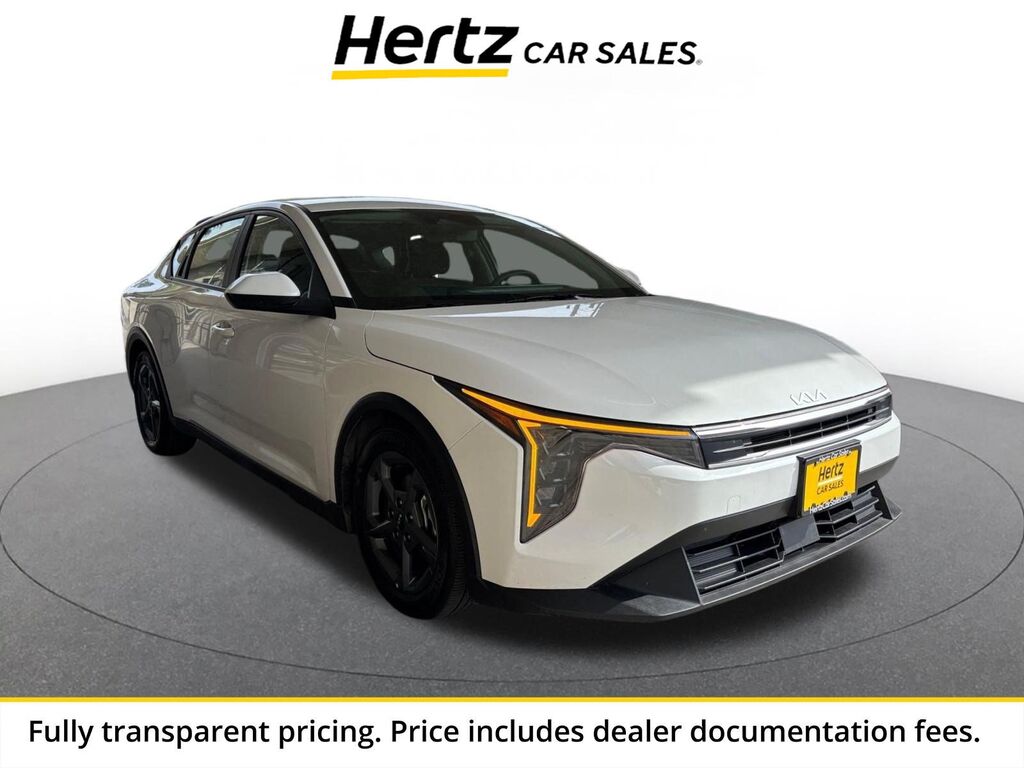 2025 Kia K4 LXS — photo 1 of 18