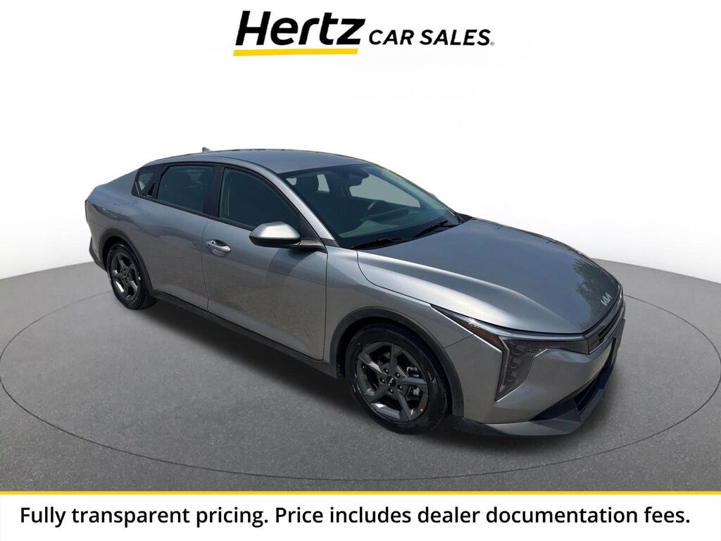 2025 Kia K4 LXS — photo 1 of 13