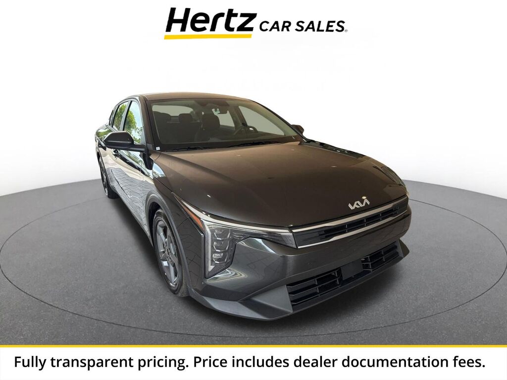 2025 Kia K4 LXS — photo 1 of 13