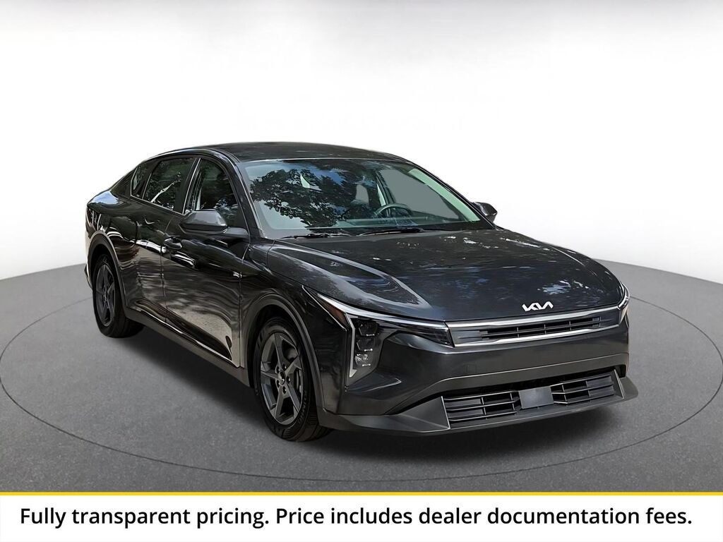 2025 Kia K4 LXS — photo 1 of 13