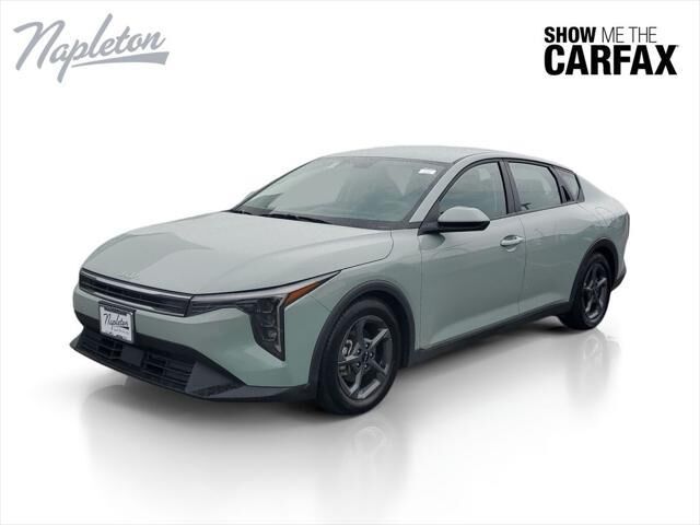 2025 Kia K4 LXS — photo 1 of 24