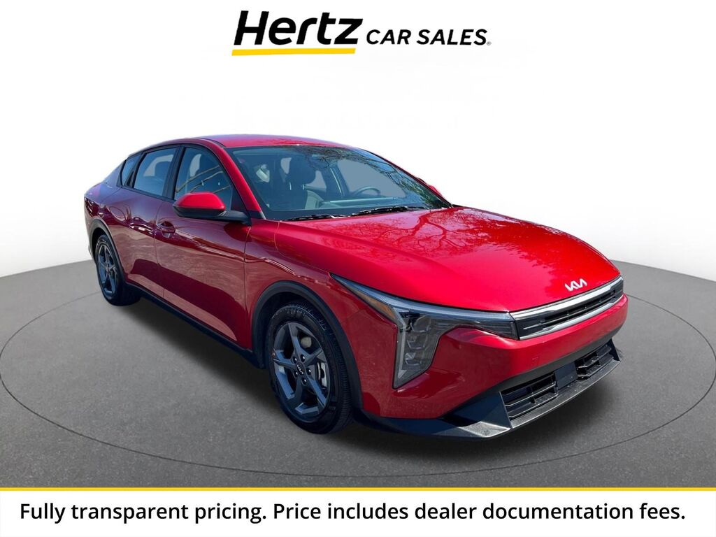 2025 Kia K4 LXS — photo 1 of 13