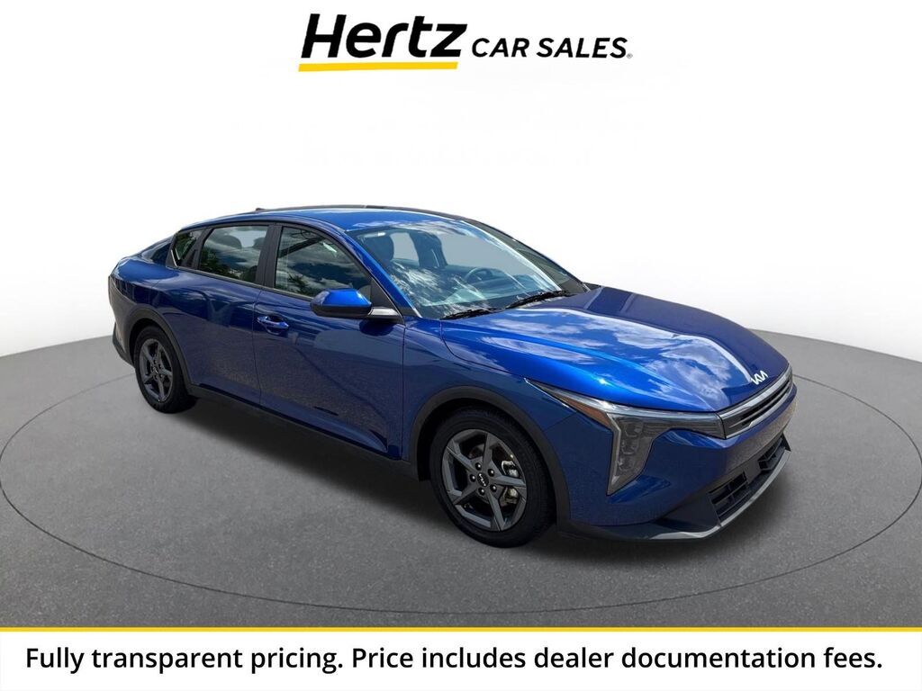 2025 Kia K4 LXS — photo 1 of 13