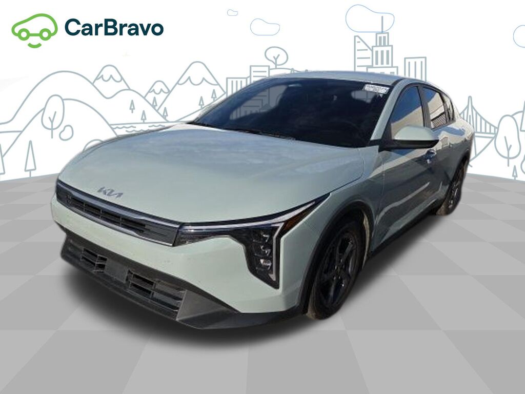 2025 Kia K4 LXS — photo 1 of 4