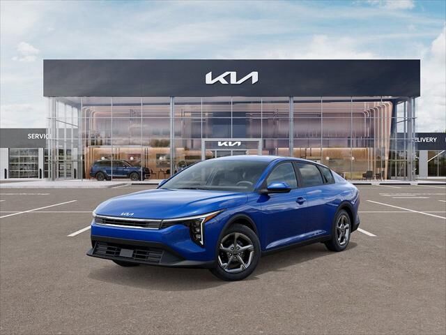 2026 Kia K4 LXS — photo 1 of 13