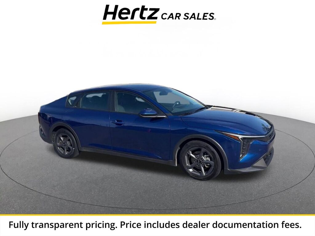 2025 Kia K4 LXS — photo 1 of 13