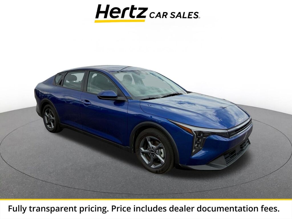 2025 Kia K4 LXS — photo 1 of 13