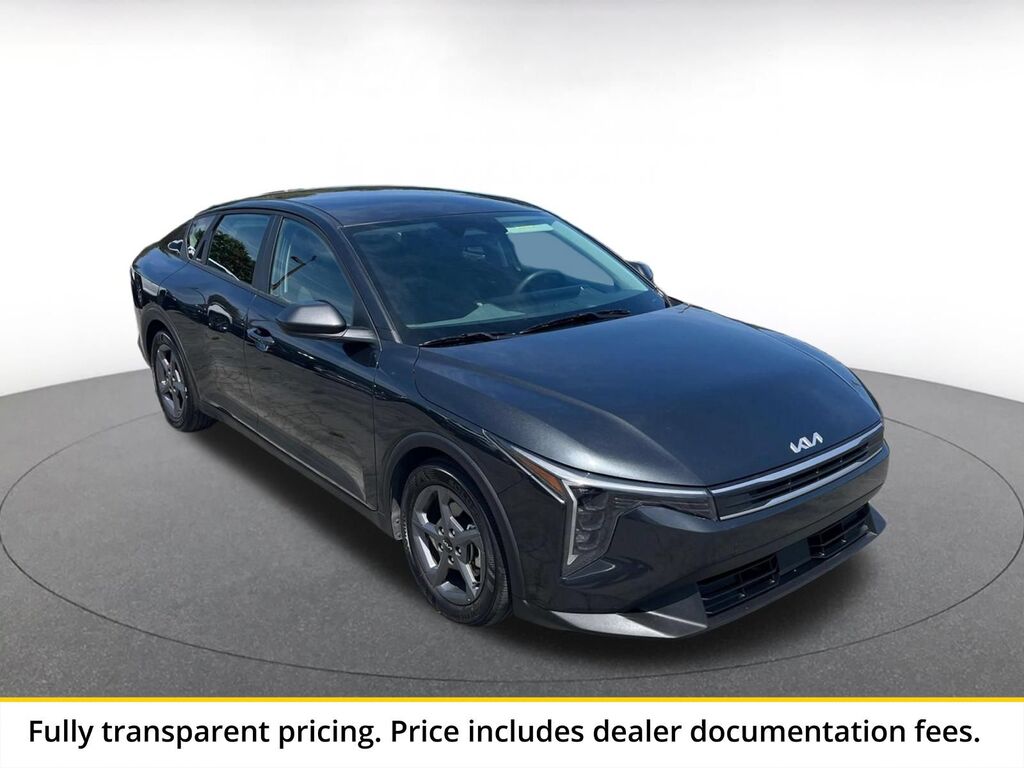 2025 Kia K4 LXS — photo 1 of 13
