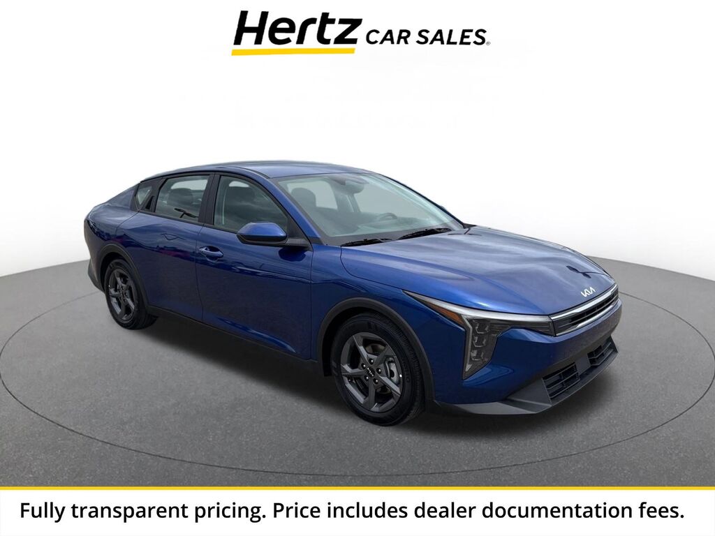 2025 Kia K4 LXS — photo 1 of 13