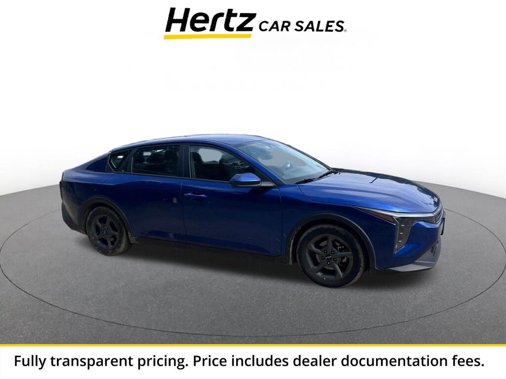 2025 Kia K4 LXS — photo 1 of 24