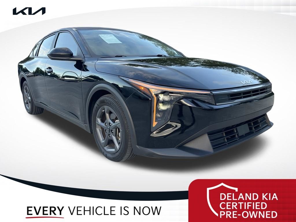 2025 Kia K4 LXS — photo 1 of 10