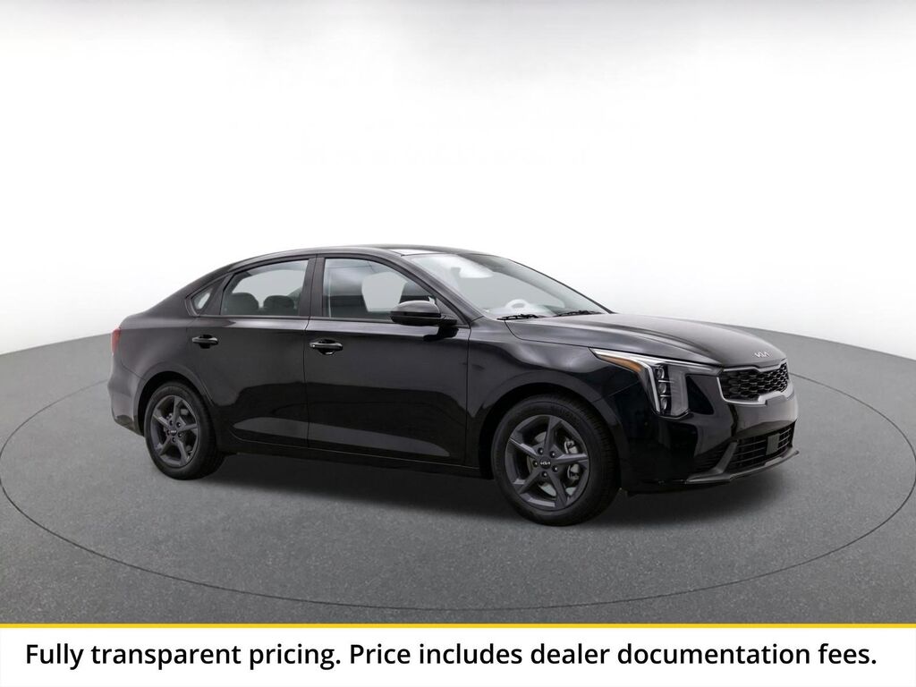 2025 Kia K4 LXS — photo 1 of 12