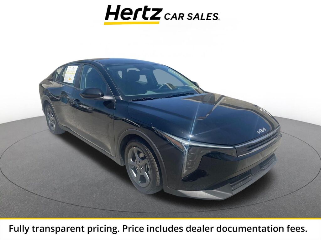 2025 Kia K4 LXS — photo 1 of 13