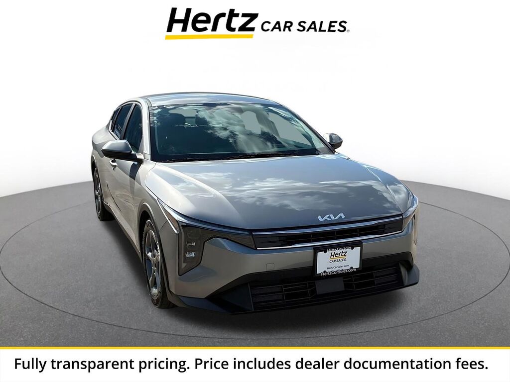 2025 Kia K4 LXS — photo 1 of 13