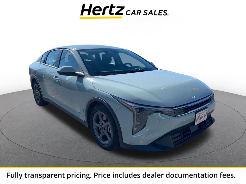 2025 Kia K4 LXS — photo 1 of 14