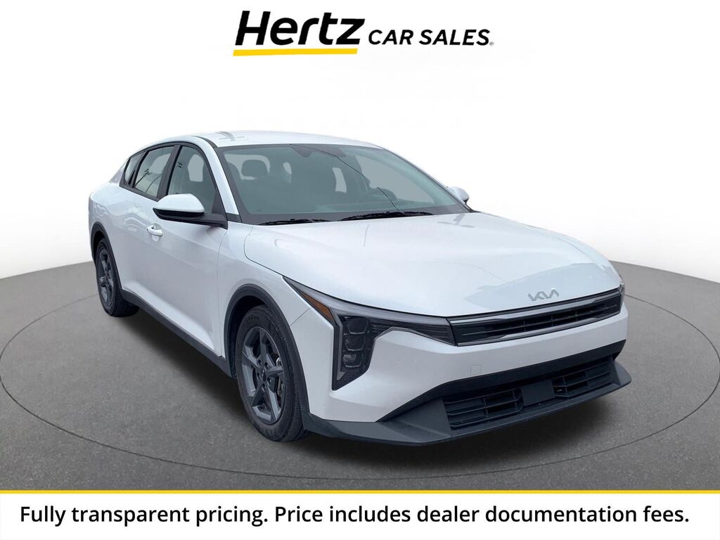 2025 Kia K4 LXS — photo 1 of 13
