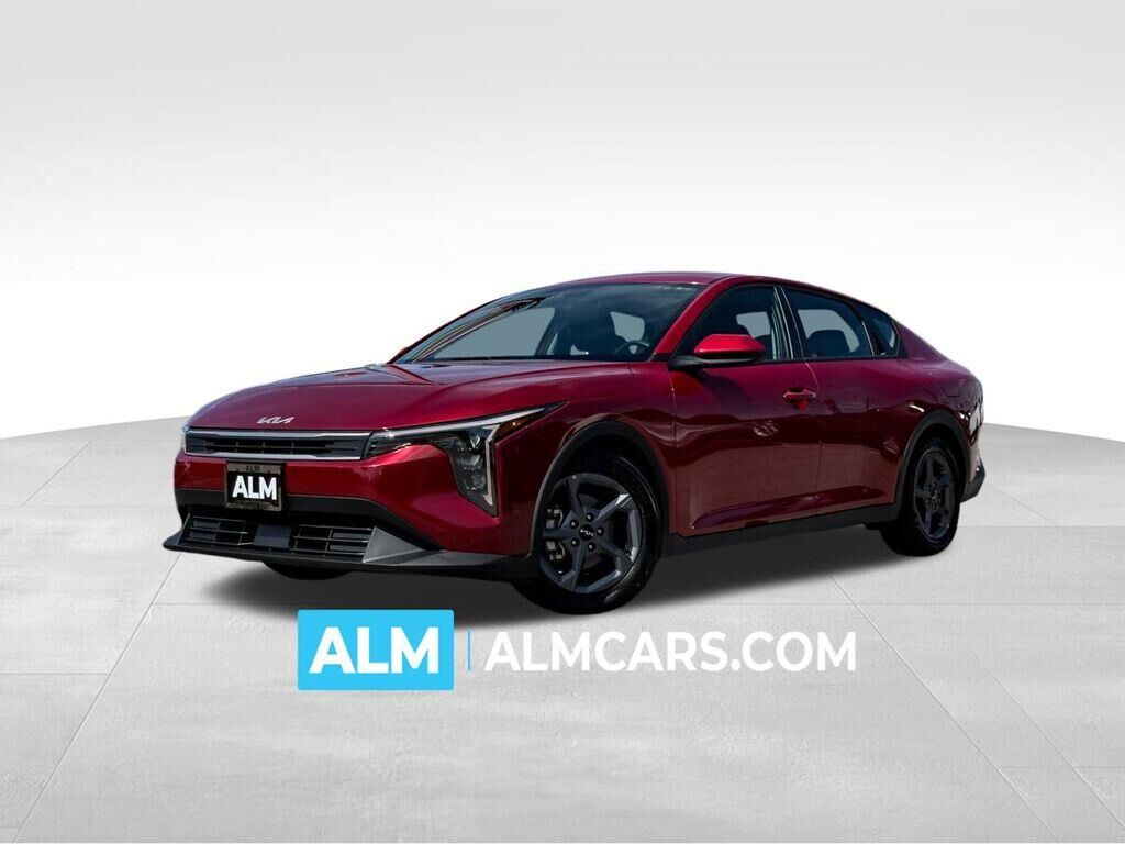 2025 Kia K4 LXS — photo 1 of 10