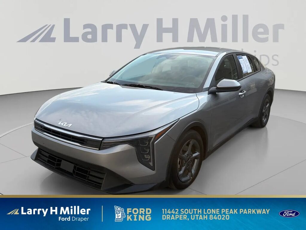 2025 Kia K4 LXS — photo 1 of 52
